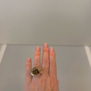 VINTAGE RESIN RING very unique with inclusions of dried flowers